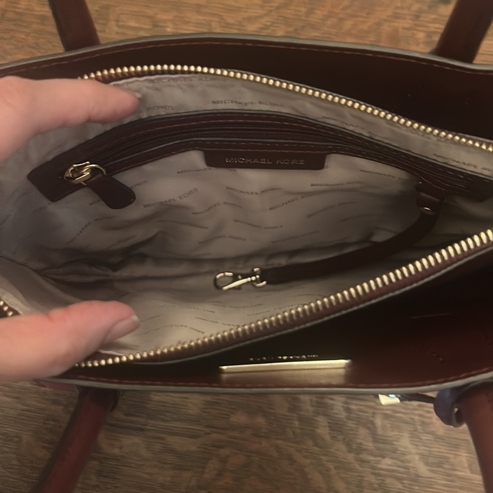 Michael Michael Kors Mercer Large Pebbled and Embossed Leather Accordion Tote - Picture 13 of 16